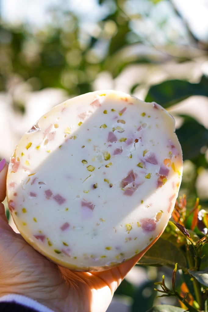 Cacio uovo mortadella e pistacchi