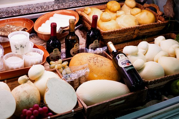 Bancone store mini caseificio Santa Lucia